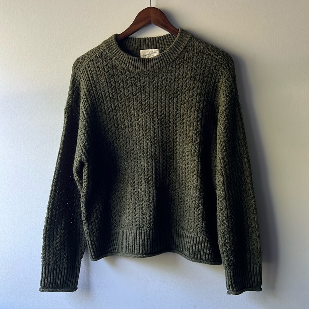 XS Olive Green Universal Thread Crewneck Sweater